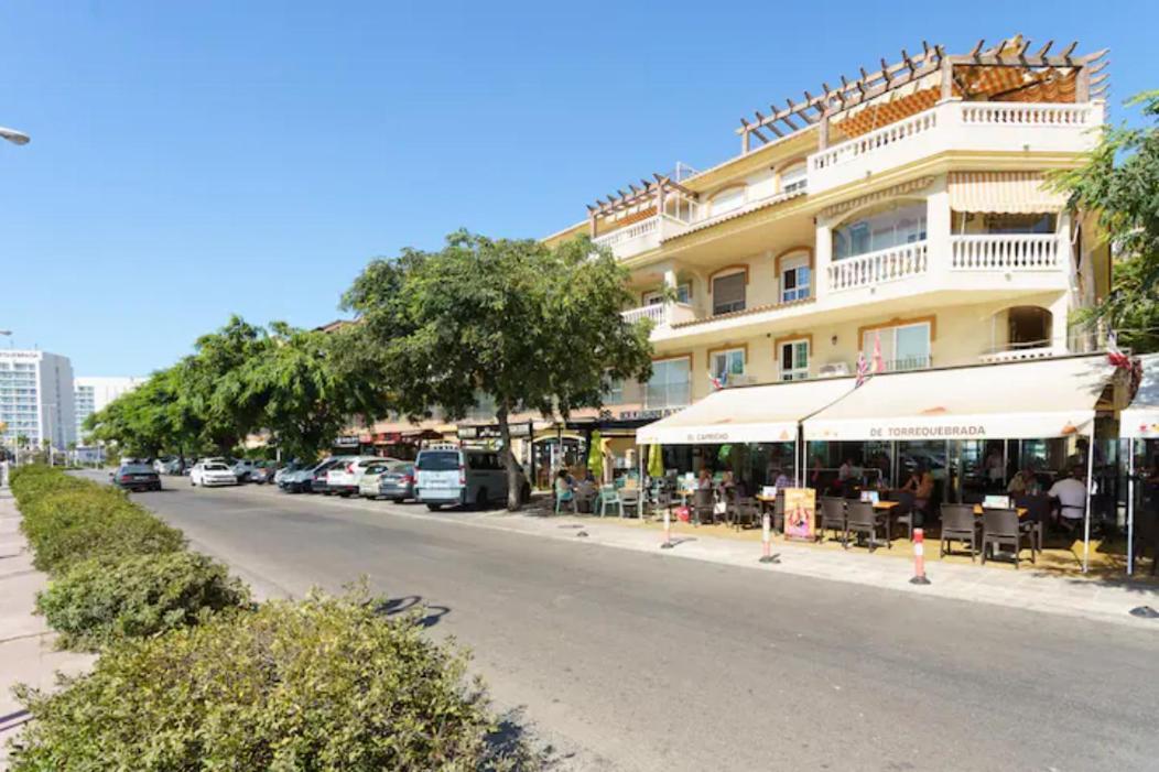 Chic Beachfront Flat With Amazing Sea Views And Private Indoor Parking Benalmádena Exterior foto