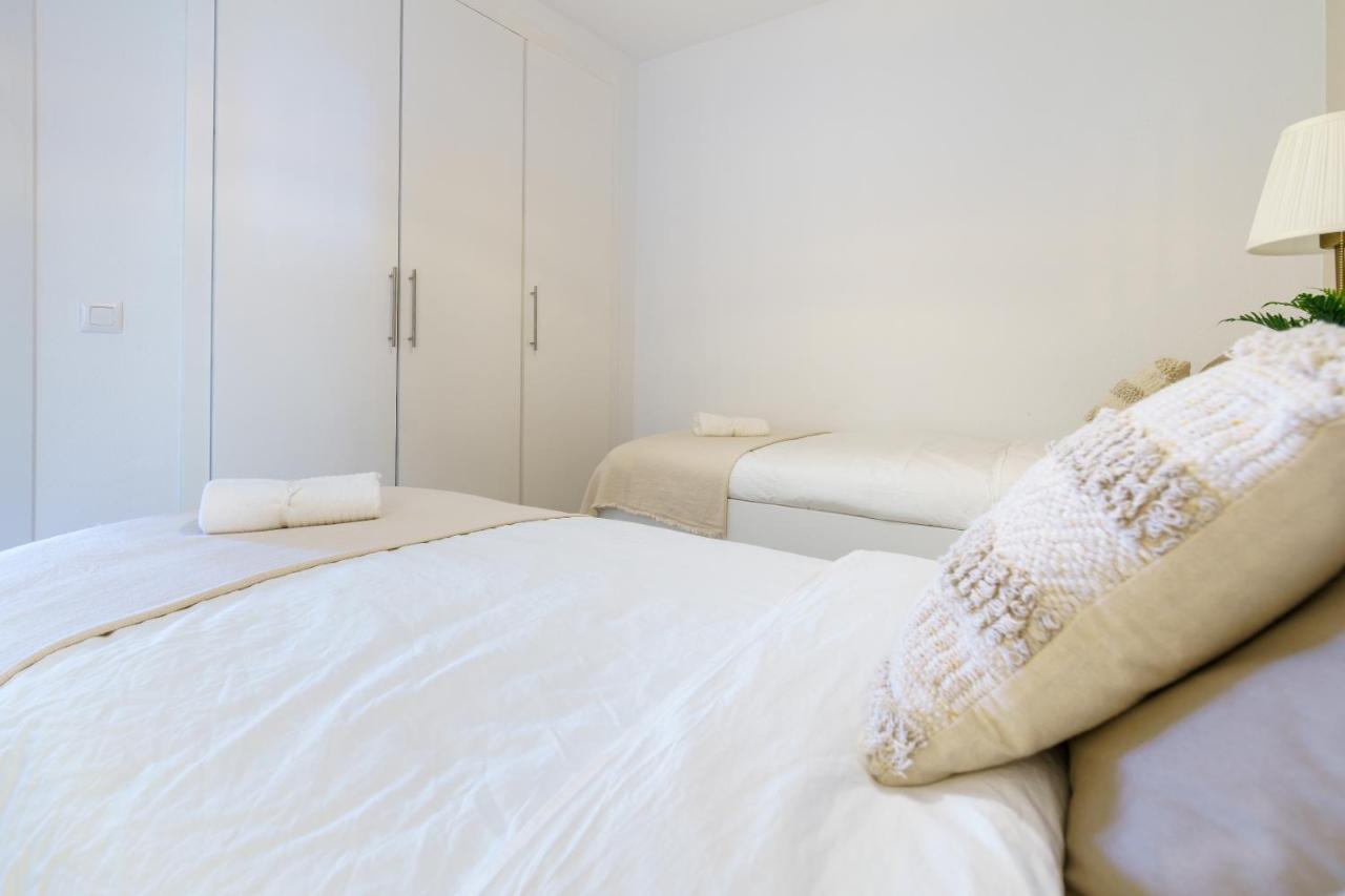Chic Beachfront Flat With Amazing Sea Views And Private Indoor Parking Benalmádena Exterior foto