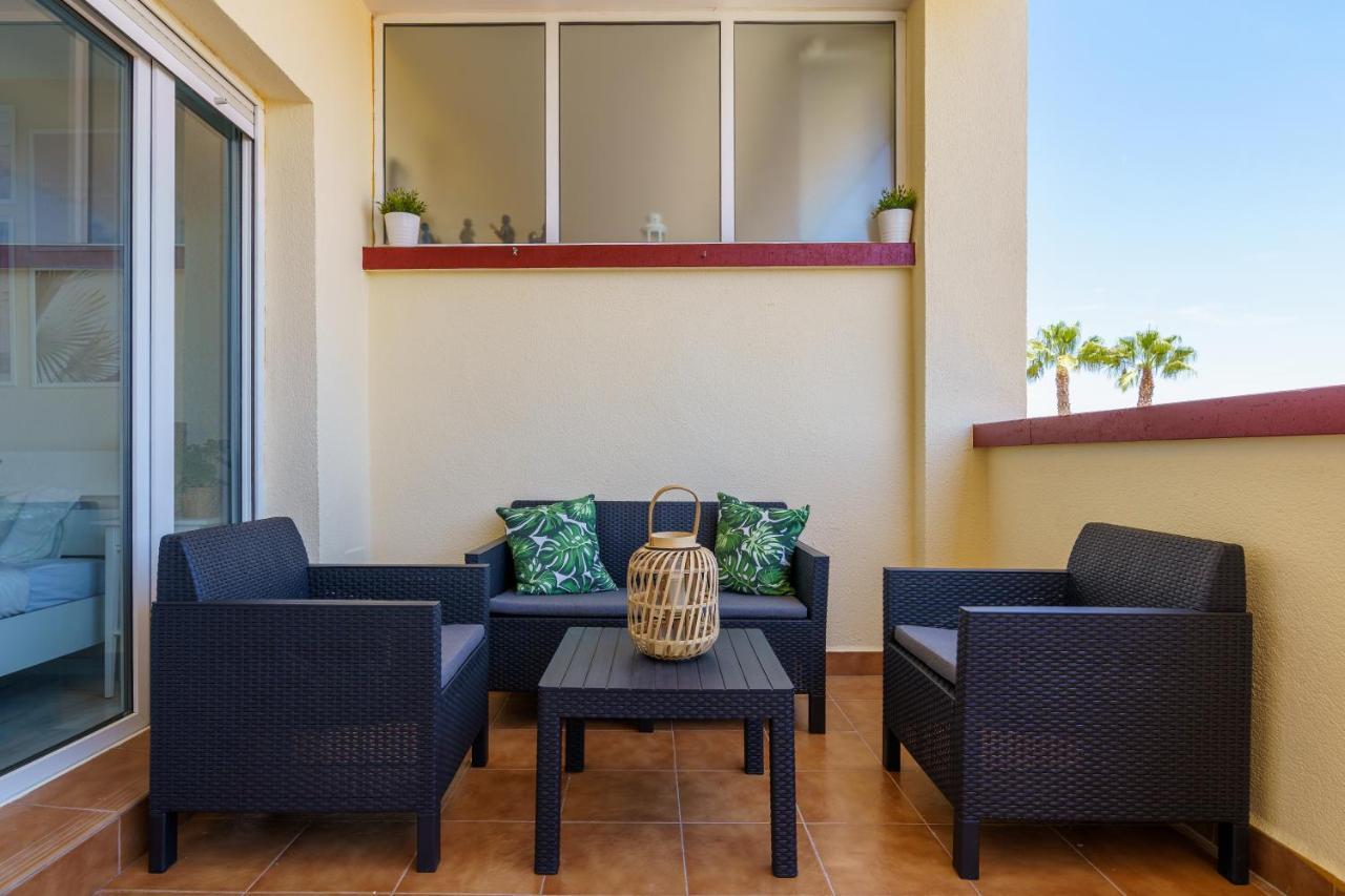 Chic Beachfront Flat With Amazing Sea Views And Private Indoor Parking Benalmádena Exterior foto